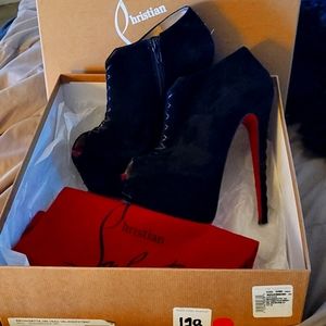 Velvet/ patent Christian Louboutin EU 37.5